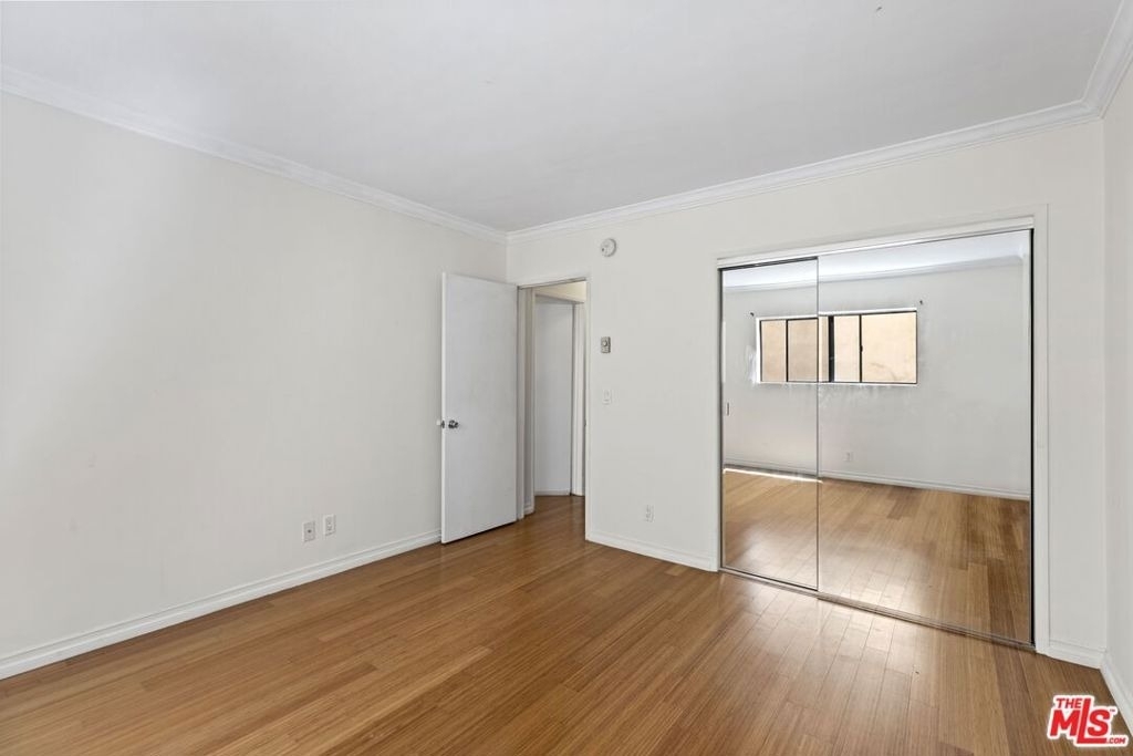 1033 6th Street - Photo 3