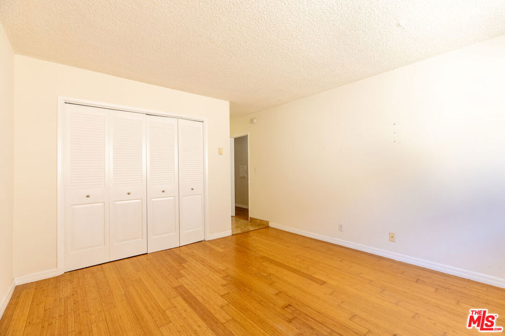 1033 6th Street - Photo 8