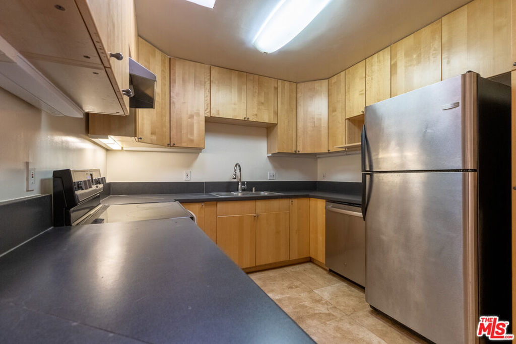 1033 6th Street - Photo 13