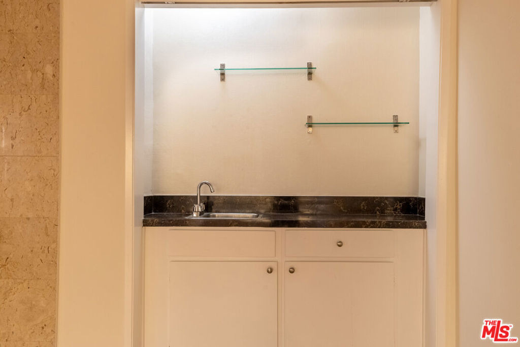 1033 6th Street - Photo 11