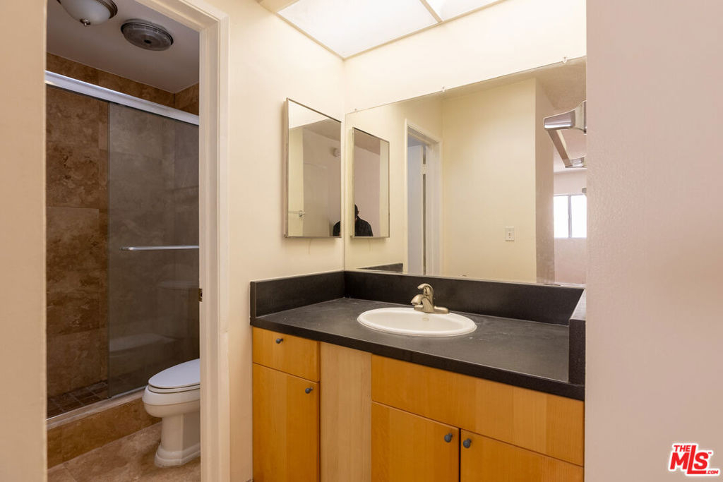 1033 6th Street - Photo 7
