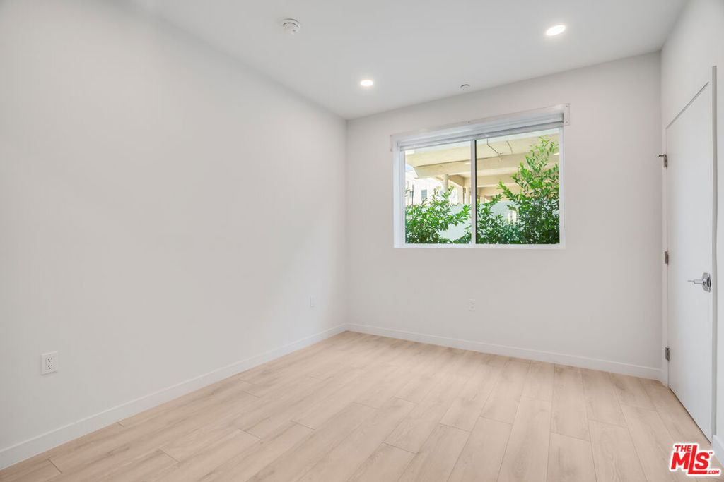 1021 S Shenandoah Street - Photo 7