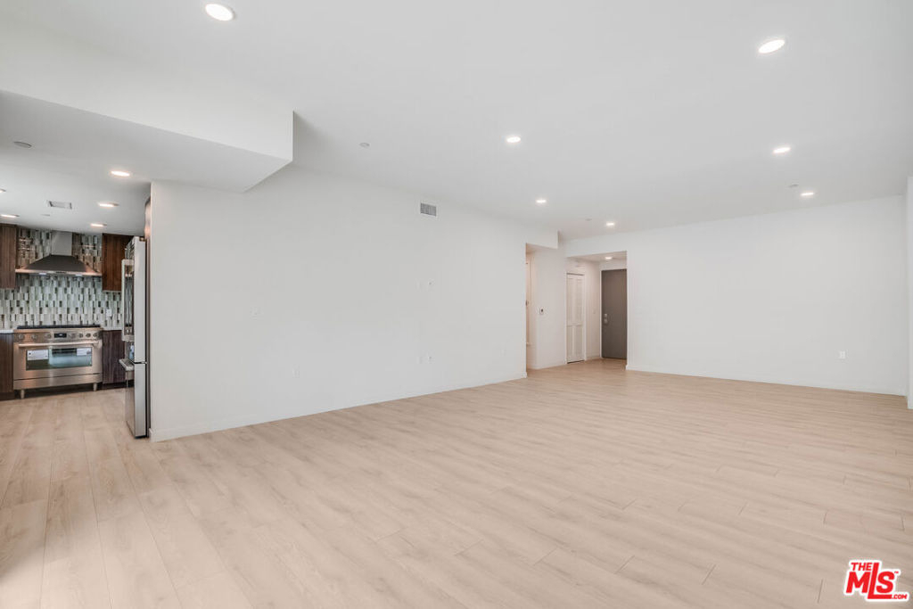 1021 S Shenandoah Street - Photo 1