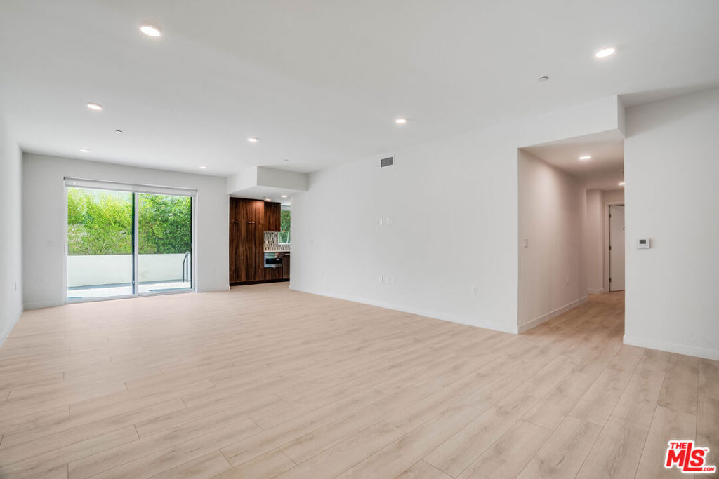 1021 S Shenandoah Street - Photo 0