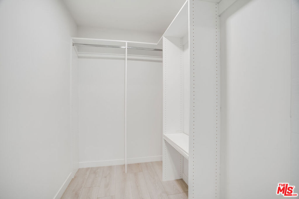1021 S Shenandoah Street - Photo 6