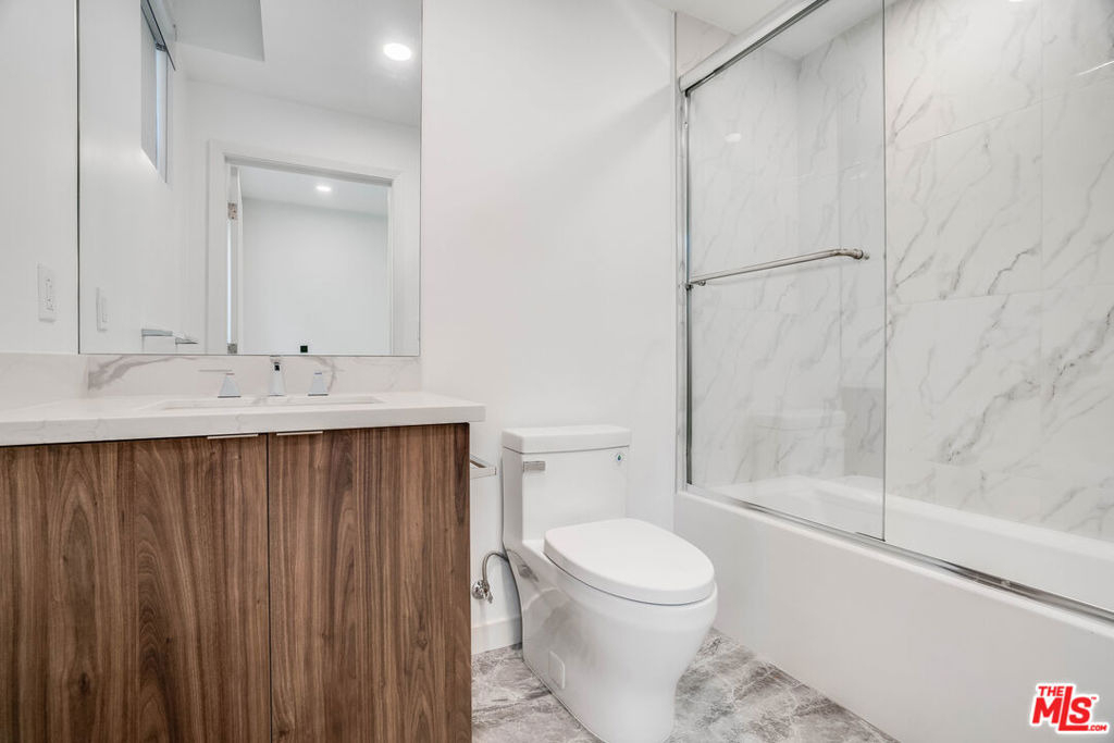 1021 S Shenandoah Street - Photo 9