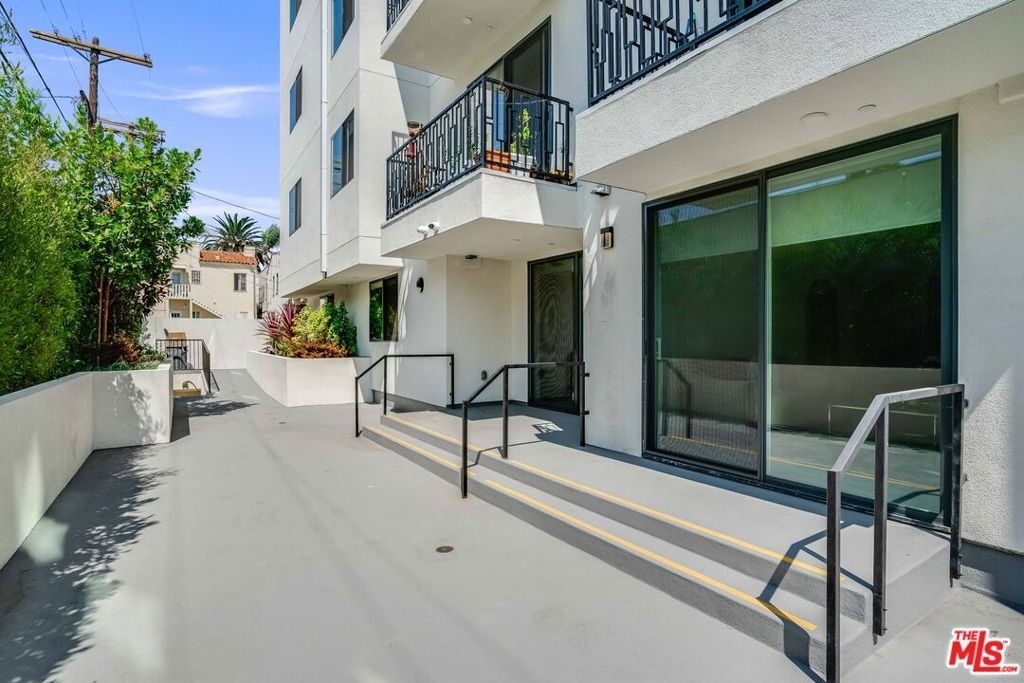 1021 S Shenandoah Street - Photo 14
