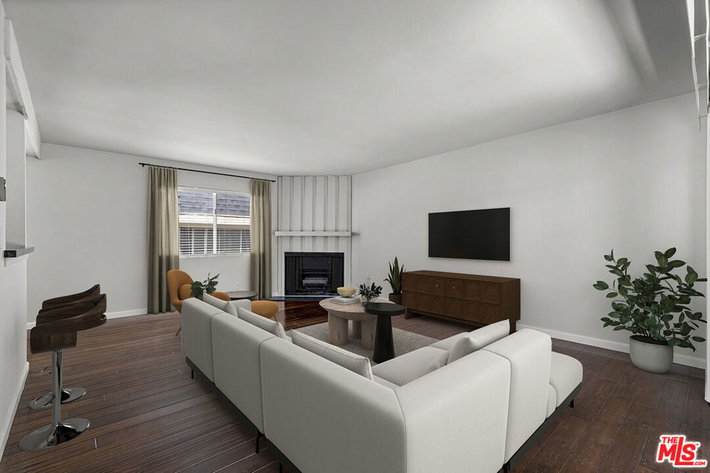 1342 Harvard Street - Photo 2