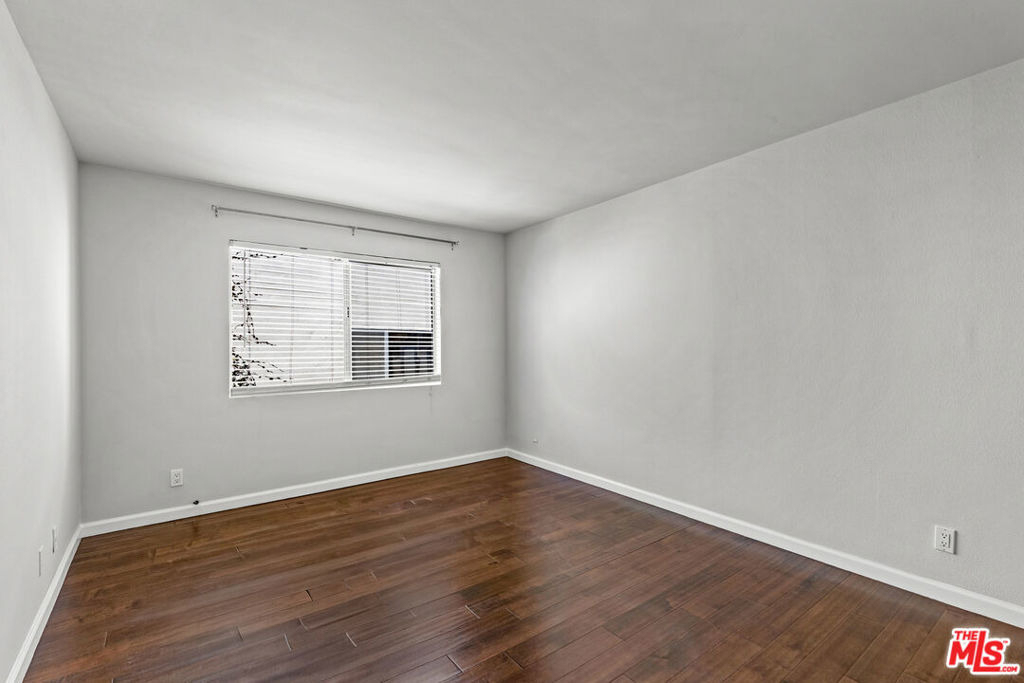 1342 Harvard Street - Photo 12