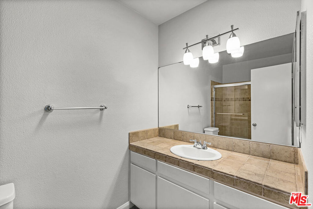 1342 Harvard Street - Photo 13
