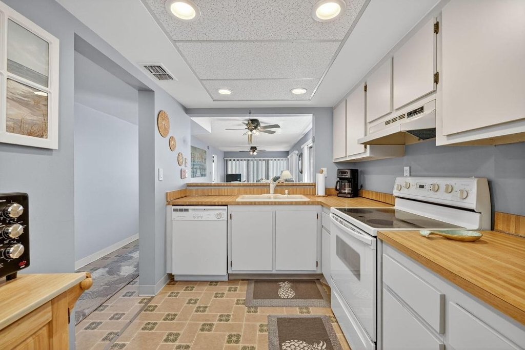10310 S Ocean Drive - Photo 9