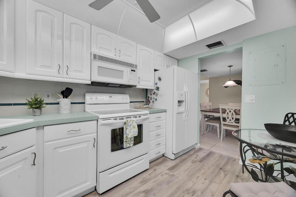 3492 Ne Causeway Boulevard - Photo 1