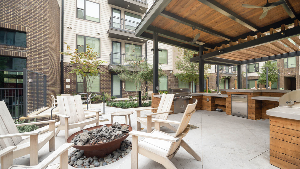 411 W Commerce St - Photo 47