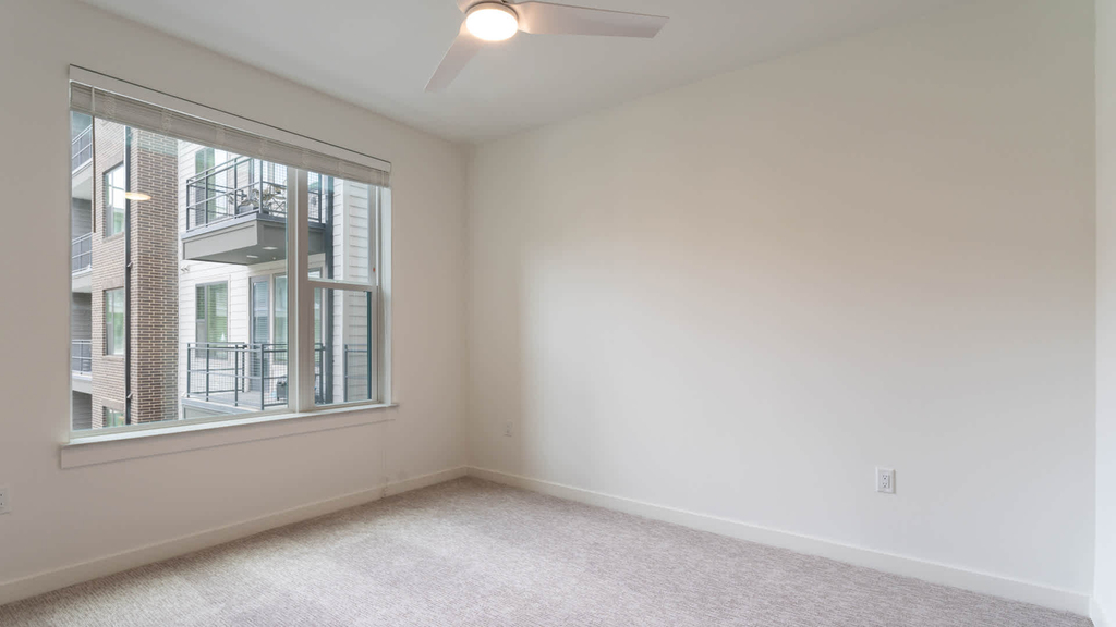 411 W Commerce St - Photo 21