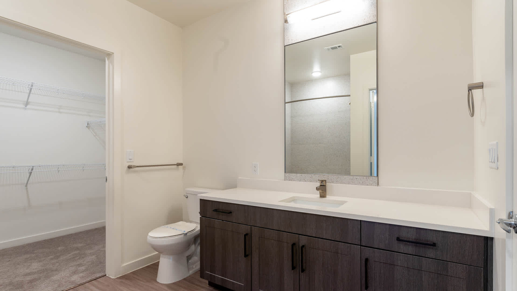 411 W Commerce St - Photo 16