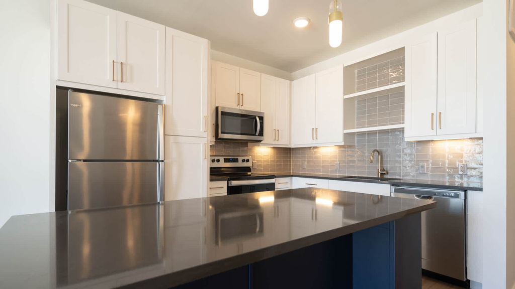 411 W Commerce St - Photo 7