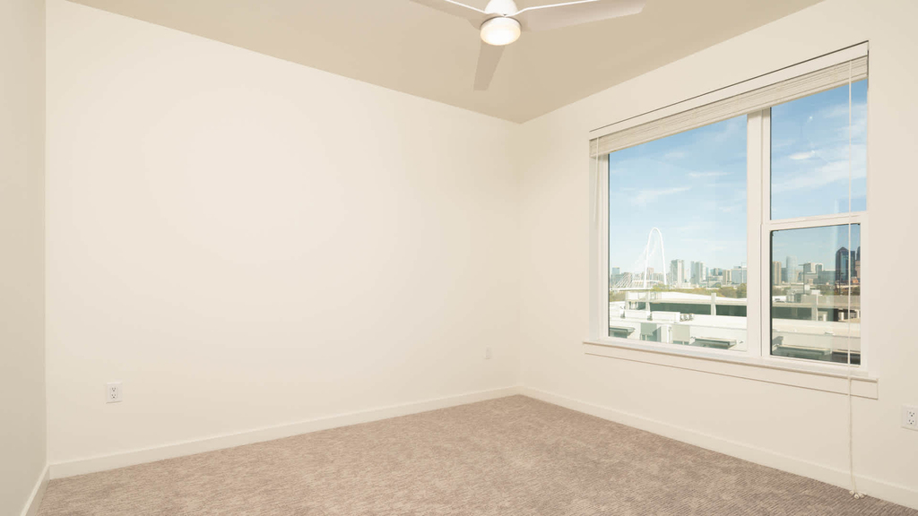 411 W Commerce St - Photo 52