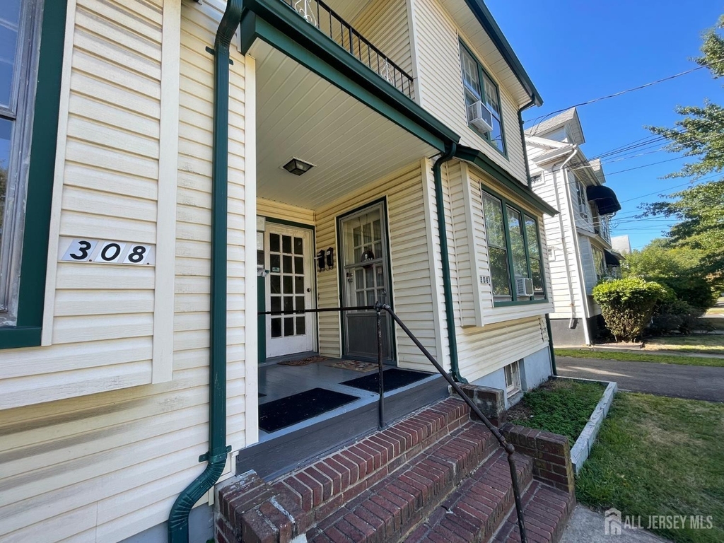 308 S 3rd Avenue S - Photo 5