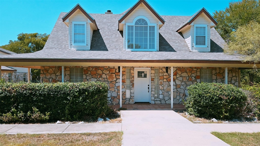 105 Meadow Dr - Photo 1