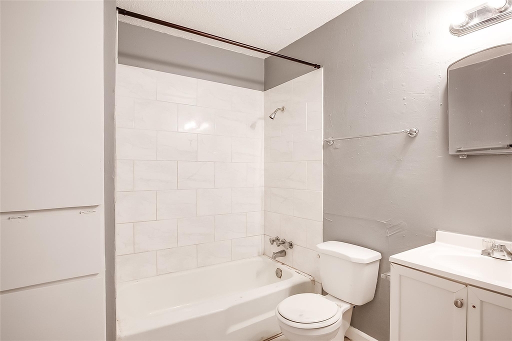 2215 Missionhill Dr - Photo 16