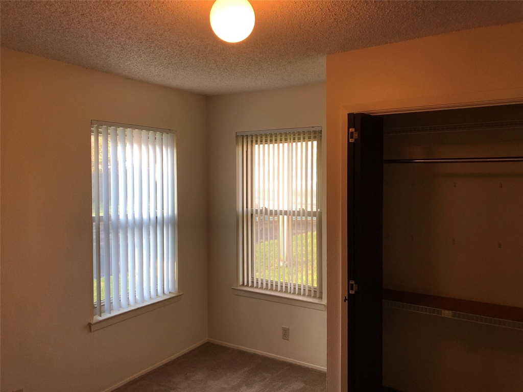 914 W Meadowmere Ln - Photo 9