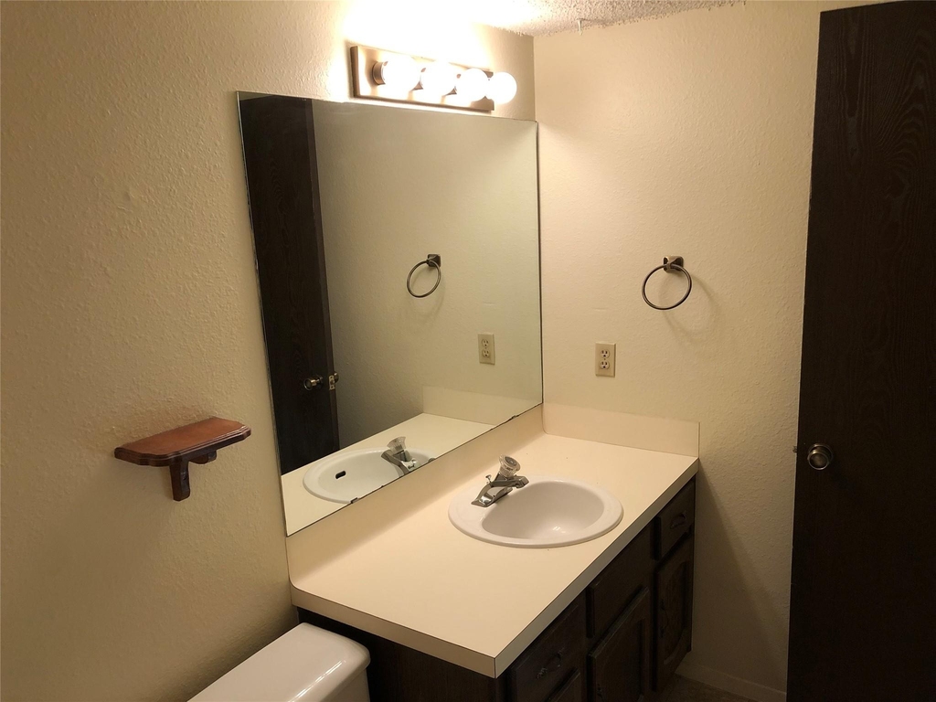 914 W Meadowmere Ln - Photo 12