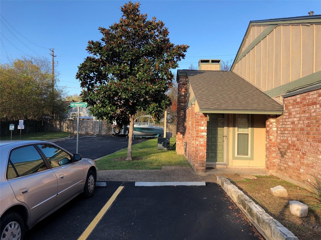 914 W Meadowmere Ln - Photo 1