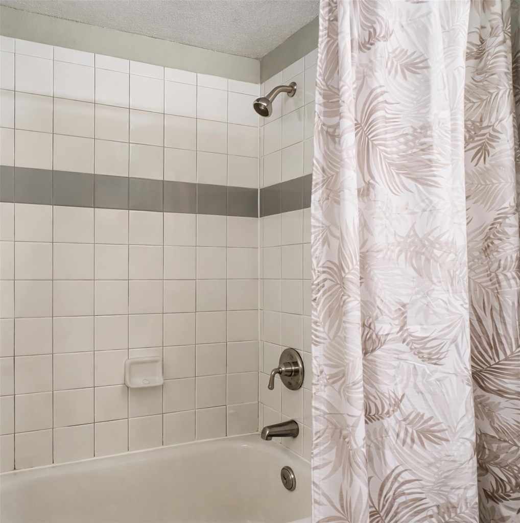 2502 Leon St - Photo 10
