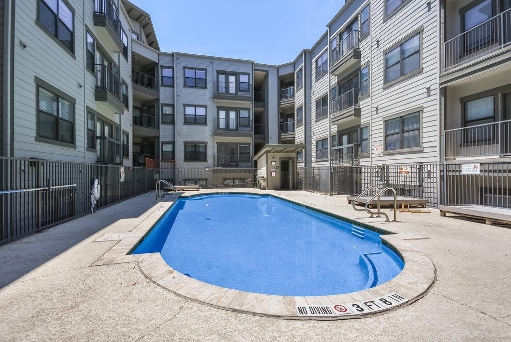 2502 Leon St - Photo 18