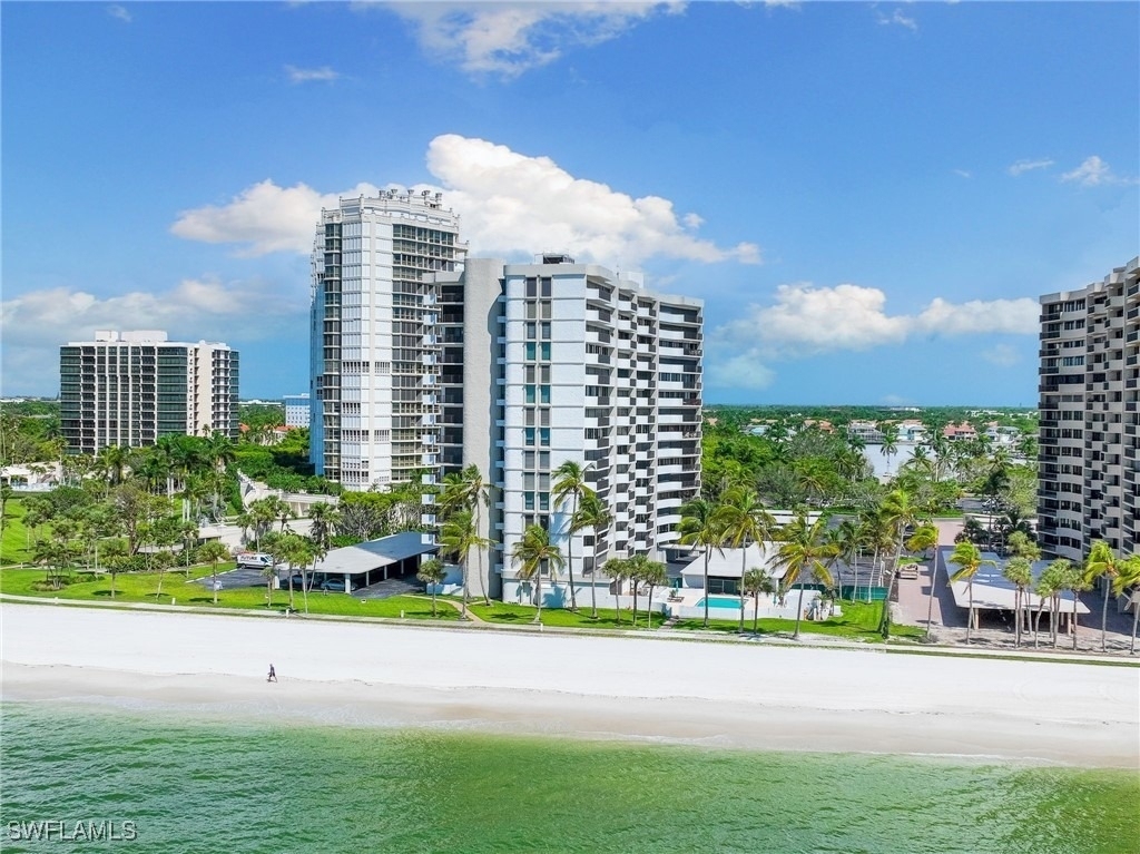 4005 Gulf Shore Boulevard N - Photo 2