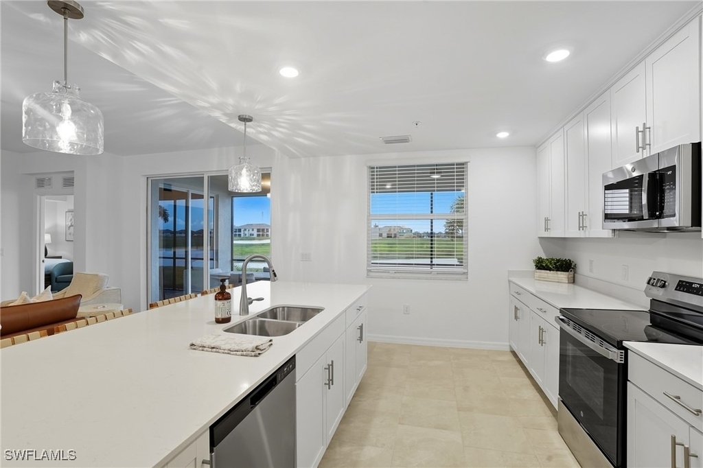 5667 Melbourne Ct - Photo 12