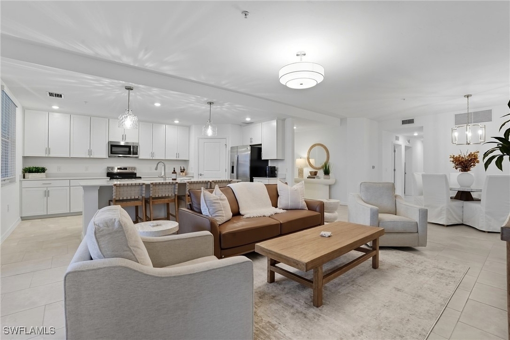 5667 Melbourne Ct - Photo 3