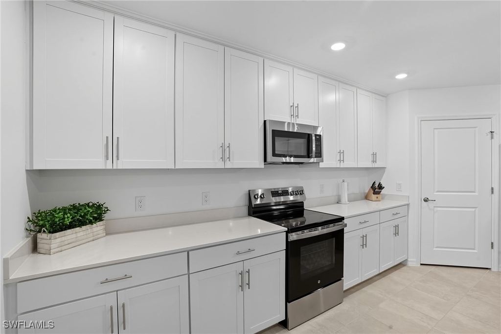 5667 Melbourne Ct - Photo 9