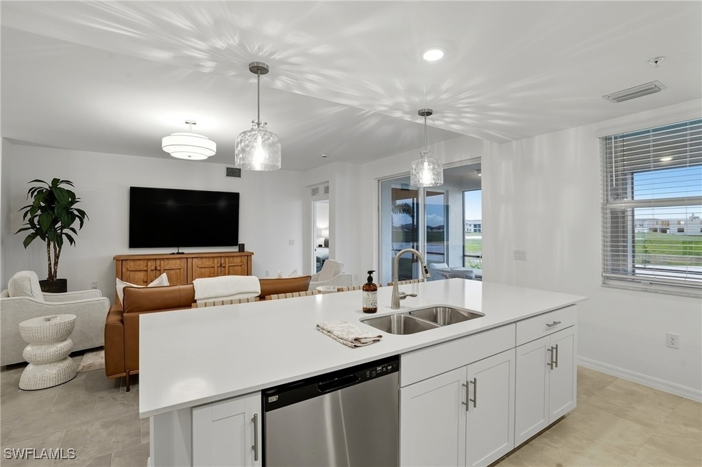 5667 Melbourne Ct - Photo 11