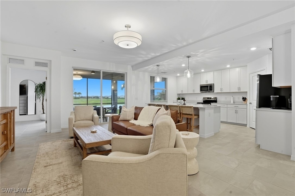 5667 Melbourne Ct - Photo 2