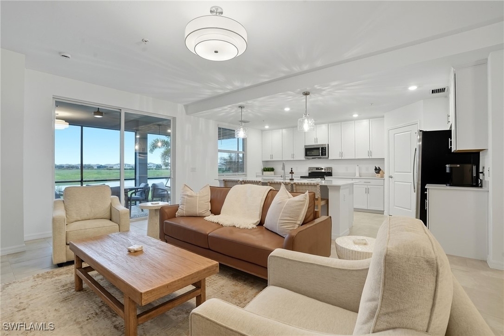 5667 Melbourne Ct - Photo 4