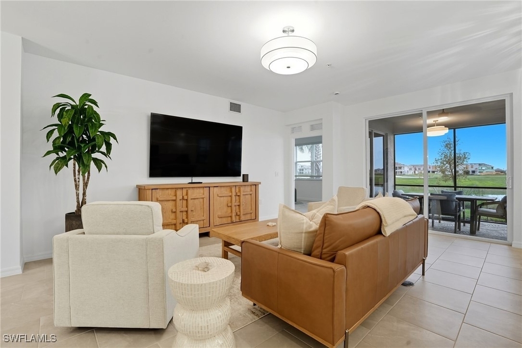 5667 Melbourne Ct - Photo 6