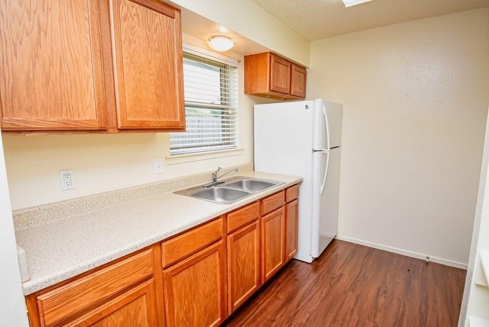 100 Sunset Street - Photo 17