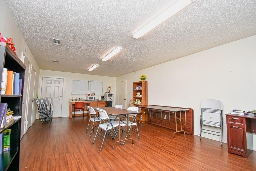 100 Sunset Street - Photo 15