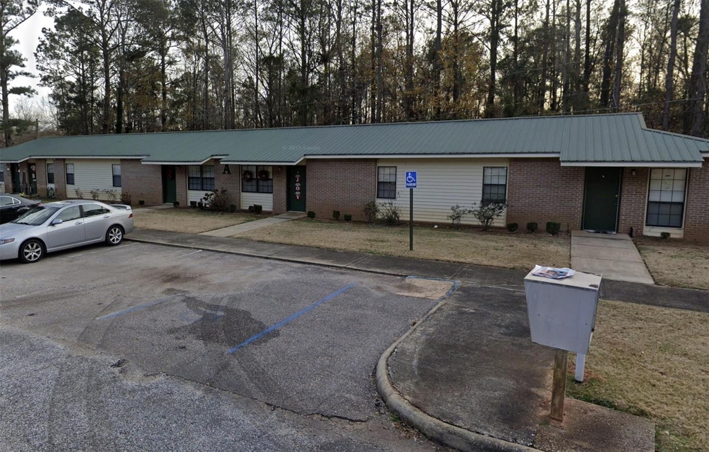 525 Lee Rd 379 - Photo 3