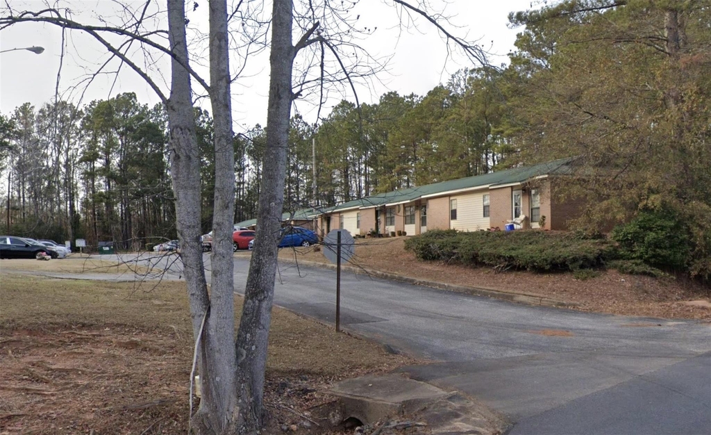 525 Lee Rd 379 - Photo 4
