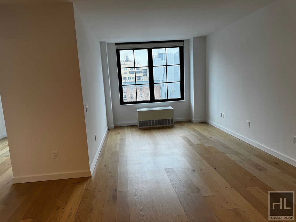 Northern Boulevard - Photo 2