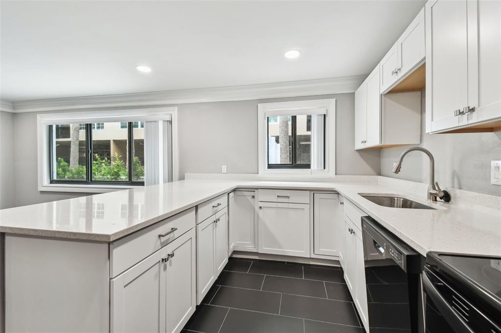 2942 W Bay Drive - Photo 15