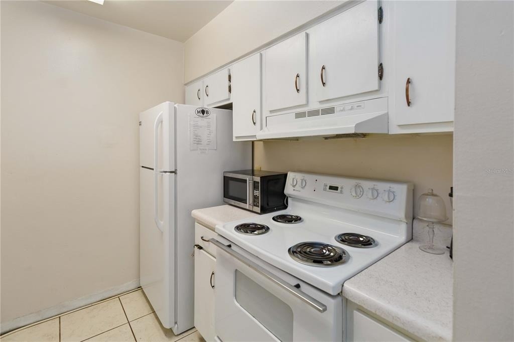 2500 Lee Road - Photo 12