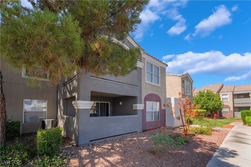 5055 W Hacienda Avenue - Photo 2