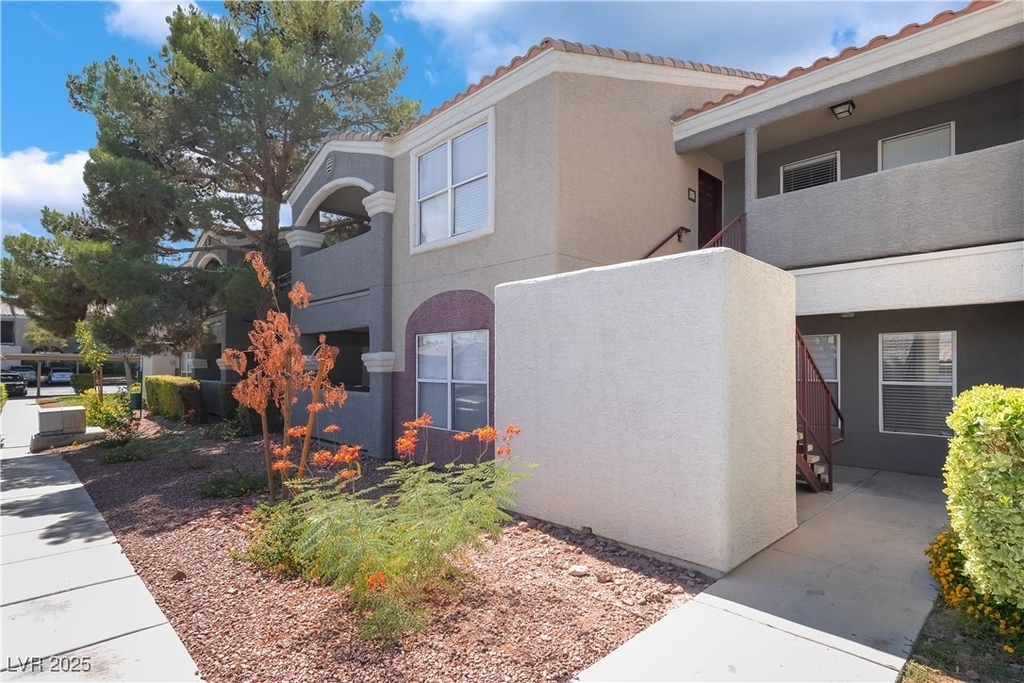 5055 W Hacienda Avenue - Photo 1