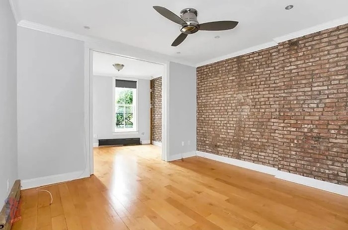 Bedford St - Photo 4