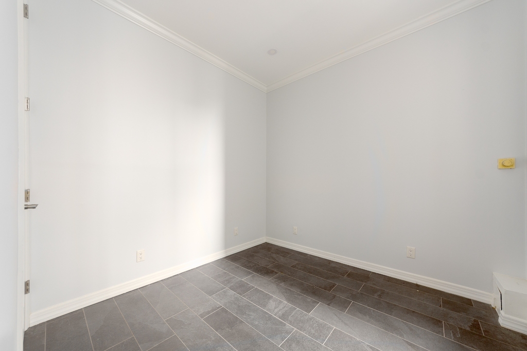 304 West 92nd Street - Photo 6