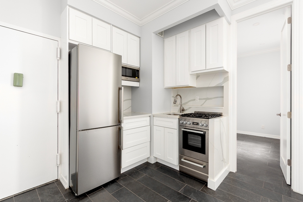 304 West 92nd Street - Photo 3