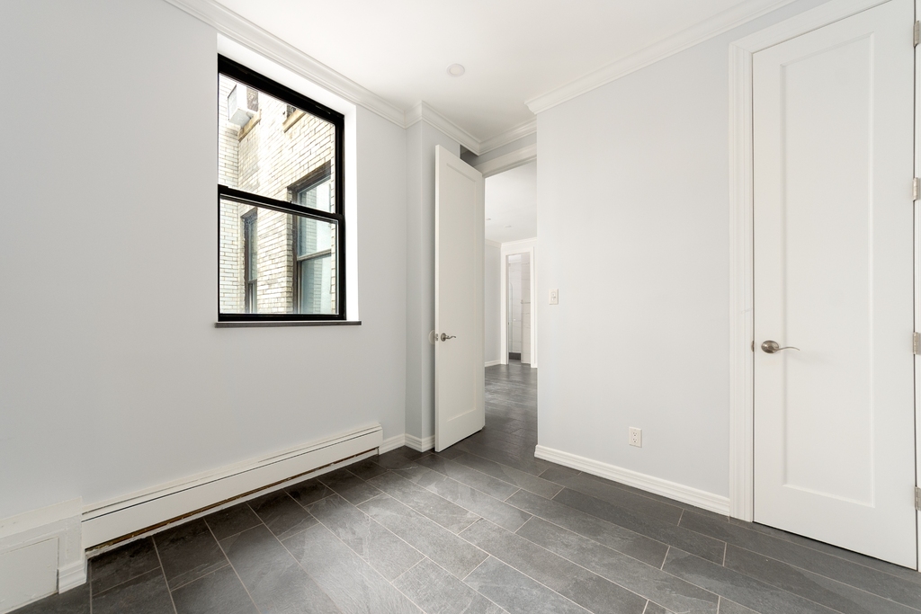 304 West 92nd Street - Photo 4